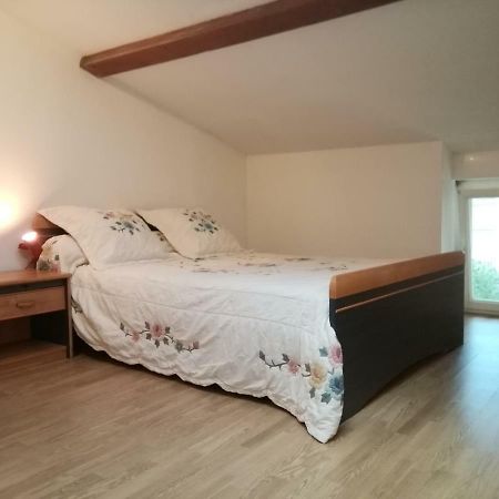 Apartament Studio Mansarde A Oyonnax Zewnętrze zdjęcie